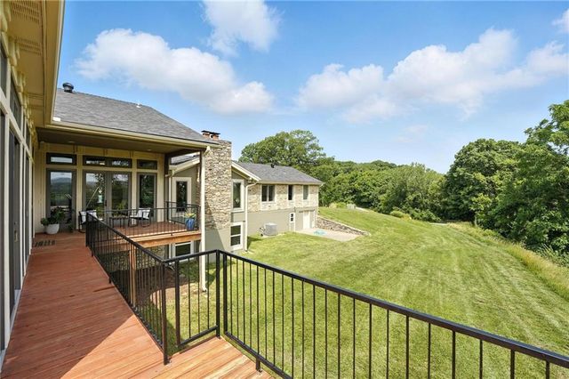 24730 Tontine Road, Kansas City, KS 66109