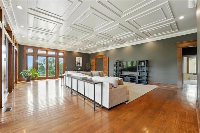 24730 Tontine Road, Kansas City, KS 66109