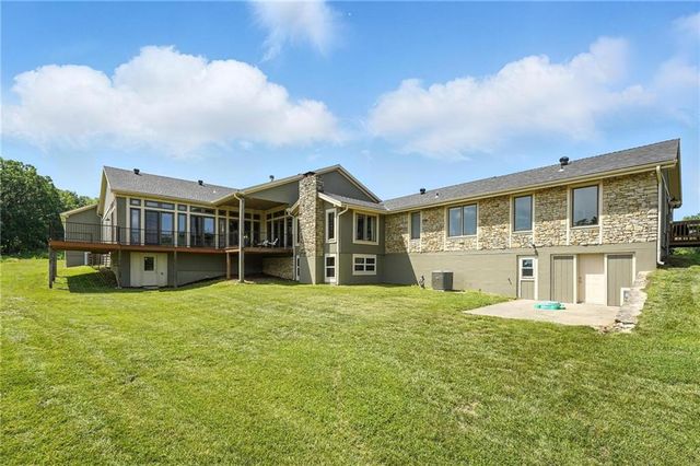 24730 Tontine Road, Kansas City, KS 66109