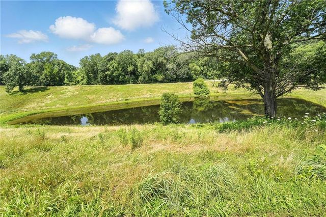 24730 Tontine Road, Kansas City, KS 66109