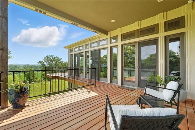 24730 Tontine Road, Kansas City, KS 66109