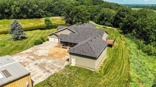 24730 Tontine Road, Kansas City, KS 66109