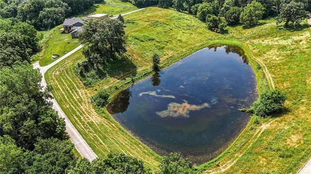 24730 Tontine Road, Kansas City, KS 66109