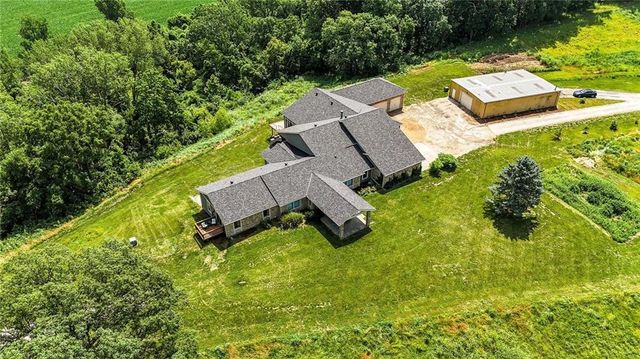 24730 Tontine Road, Kansas City, KS 66109