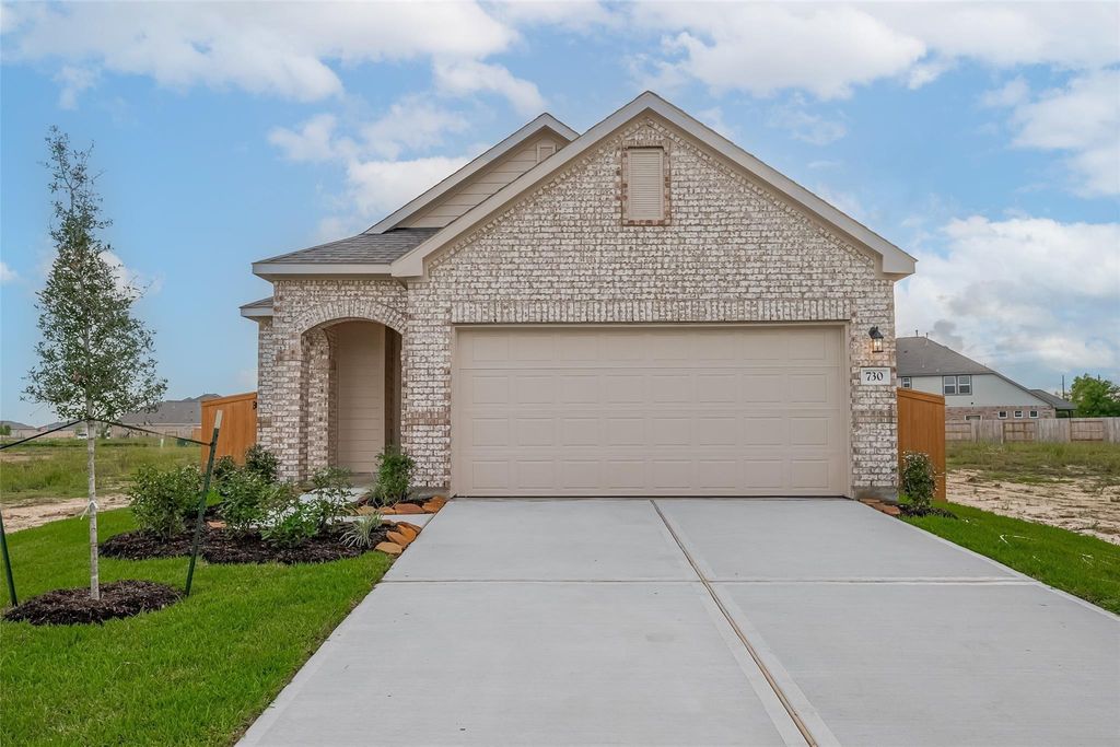 461 Long Branch Drive, Dayton, TX 77535