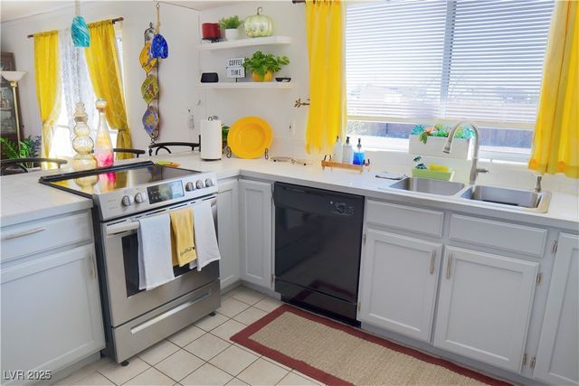 2801 Peggy Avenue, Pahrump, NV 89048