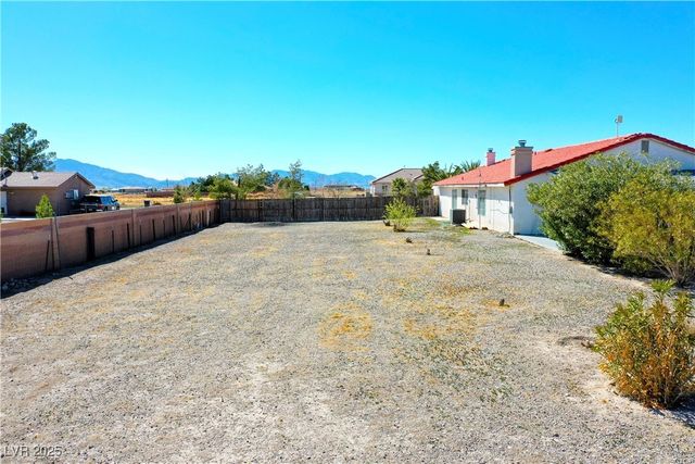 2801 Peggy Avenue, Pahrump, NV 89048