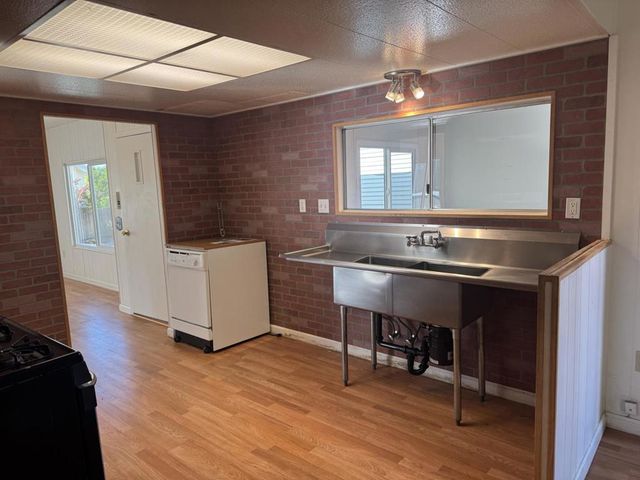 4425 Clares, Capitola, CA 95010