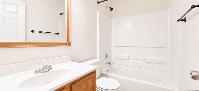 7630 PRESIDIO CRK, Boerne, TX 78015