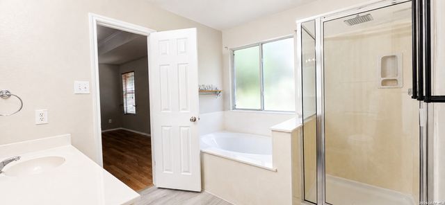 7630 PRESIDIO CRK, Boerne, TX 78015