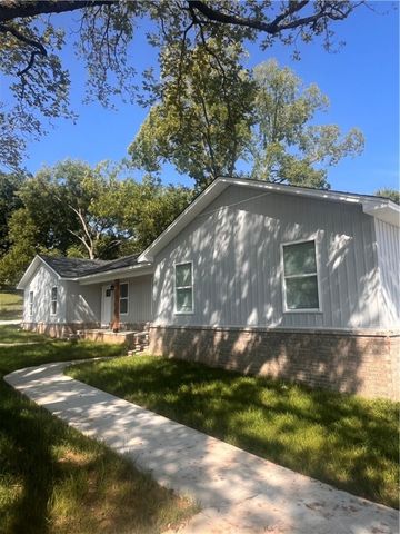 501 NW Avenue 3, Atkins, AR 72823