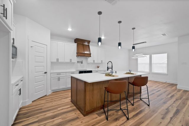 1271 E Myrtle Street, Fort Worth, TX 76104