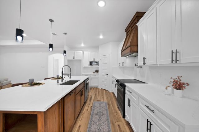 1271 E Myrtle Street, Fort Worth, TX 76104