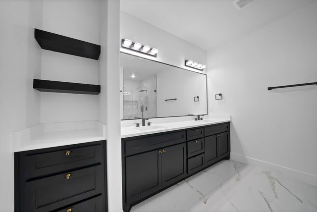 1271 E Myrtle Street, Fort Worth, TX 76104