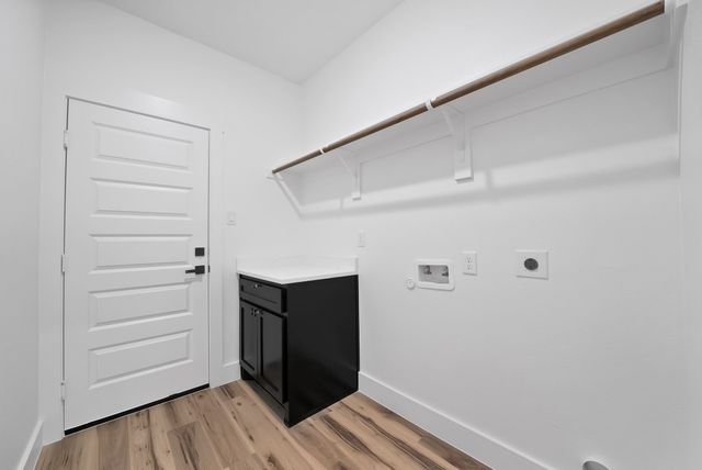 1271 E Myrtle Street, Fort Worth, TX 76104