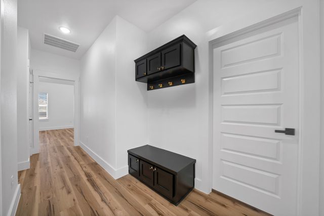 1271 E Myrtle Street, Fort Worth, TX 76104