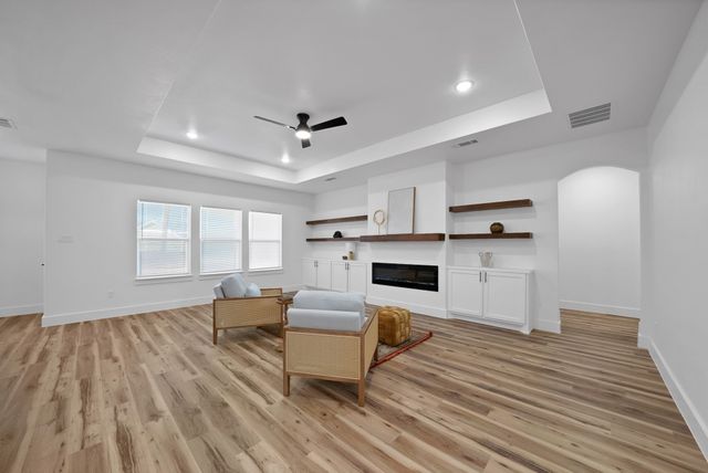 1271 E Myrtle Street, Fort Worth, TX 76104