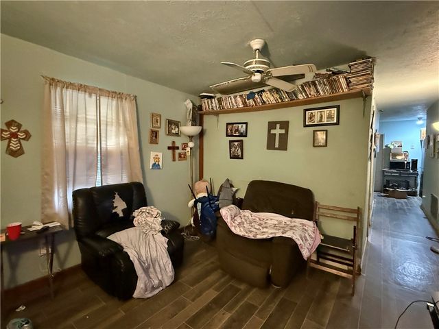 1402 E Kenedy Ave, Kingsville, TX 78363