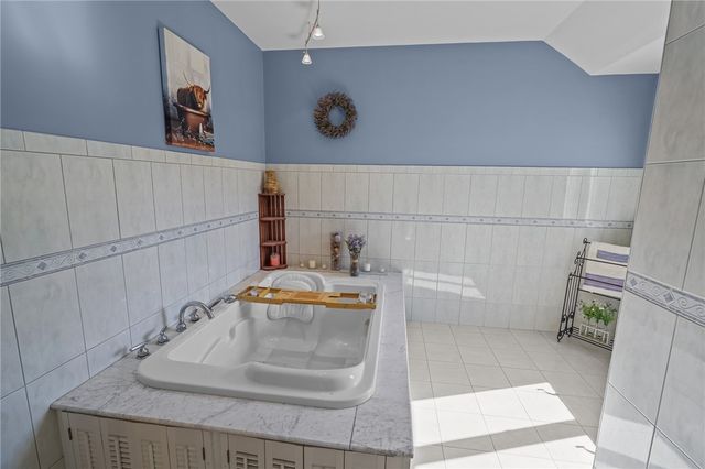 34 Arrow Lane, North Kingstown, RI 02852