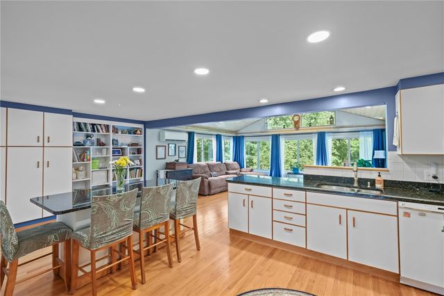 34 Arrow Lane, North Kingstown, RI 02852