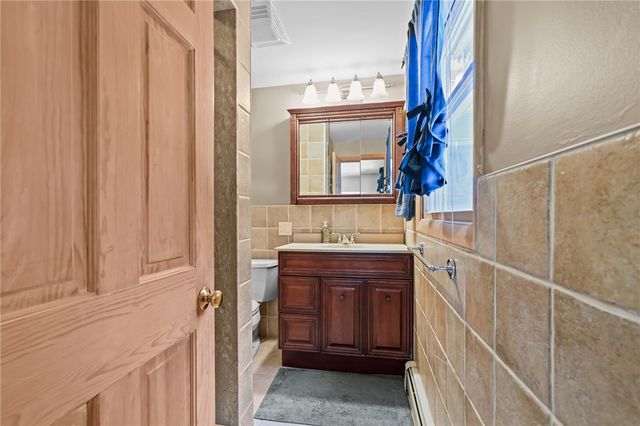 34 Arrow Lane, North Kingstown, RI 02852