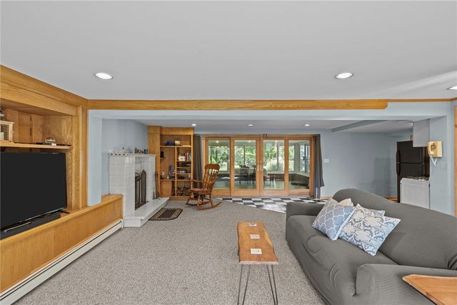 34 Arrow Lane, North Kingstown, RI 02852