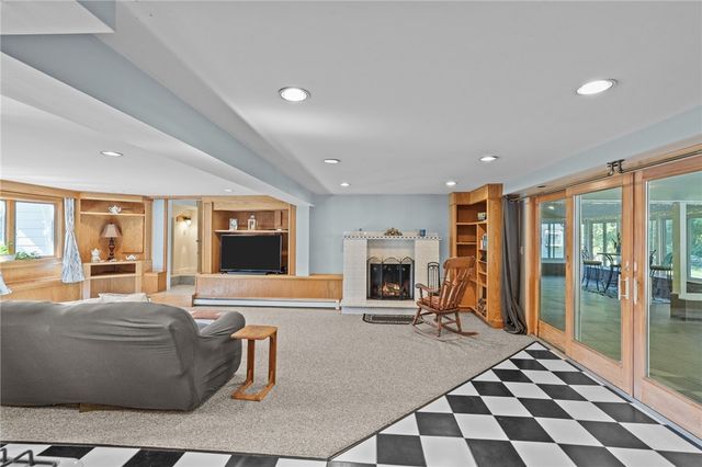 34 Arrow Lane, North Kingstown, RI 02852