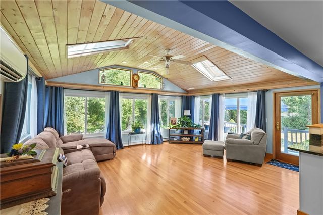 34 Arrow Lane, North Kingstown, RI 02852