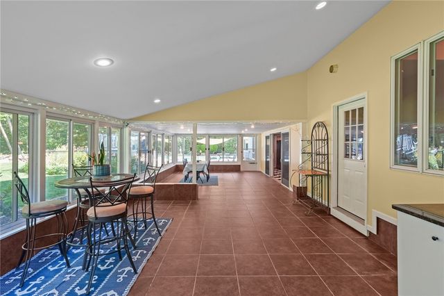 34 Arrow Lane, North Kingstown, RI 02852