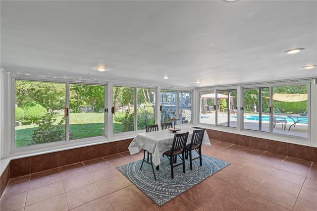 34 Arrow Lane, North Kingstown, RI 02852