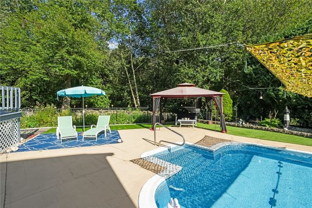 34 Arrow Lane, North Kingstown, RI 02852