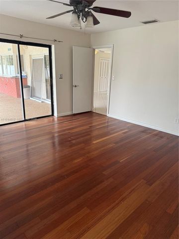 5940 SW 18th St, Plantation, FL 33317