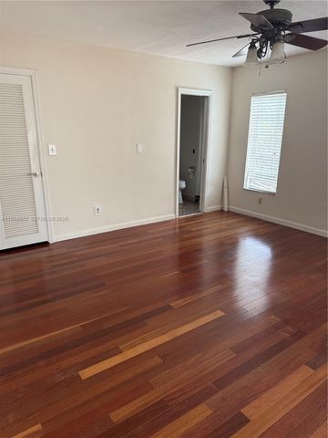 5940 SW 18th St, Plantation, FL 33317