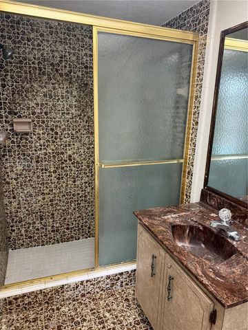 5940 SW 18th St, Plantation, FL 33317