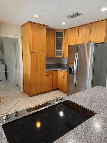 5940 SW 18th St, Plantation, FL 33317