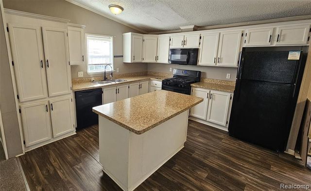 9481 Andrew Court, Davisburg, MI 48350