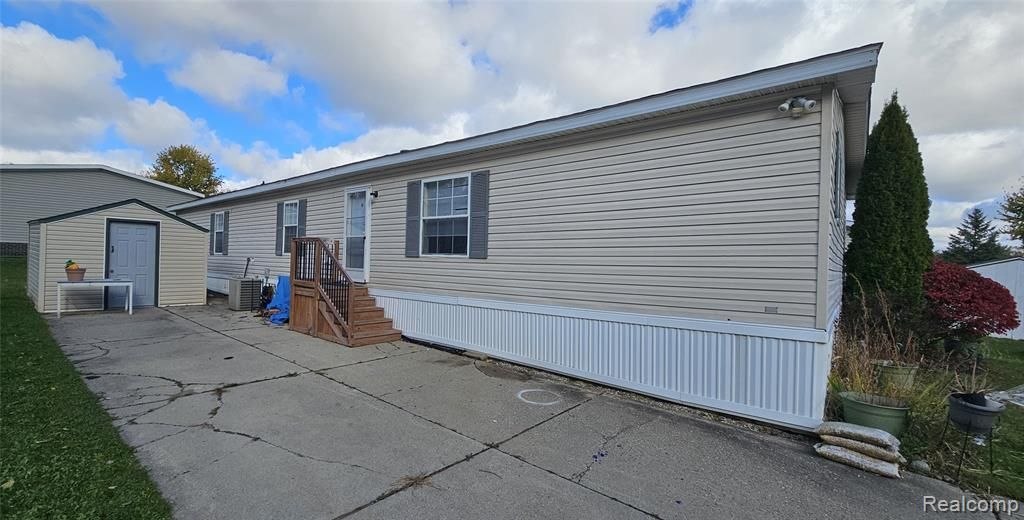 9481 Andrew Court, Davisburg, MI 48350