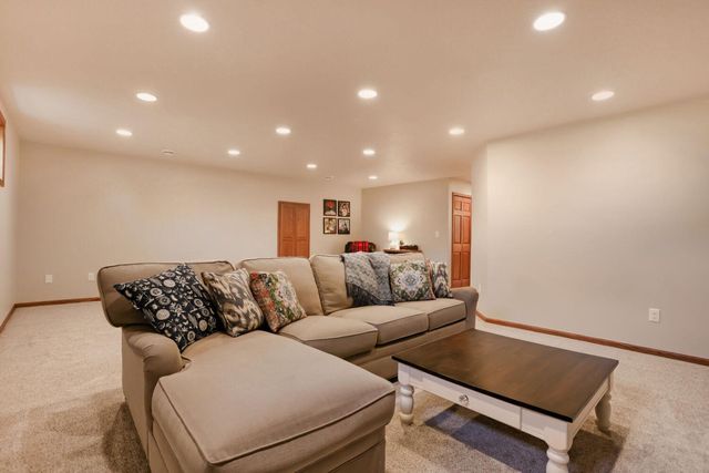 4745 Lexington Avenue NE, Andover, MN 55304