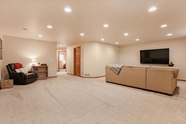 4745 Lexington Avenue NE, Andover, MN 55304