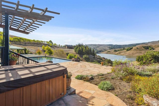 6381 Nicasio Valley Rd, Nicasio, CA 94946