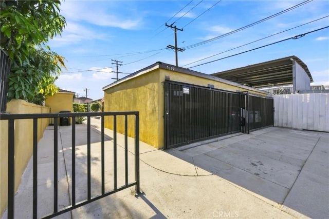 5115 Loma Vista, Maywood, CA 90270