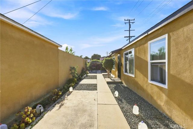 5115 Loma Vista, Maywood, CA 90270