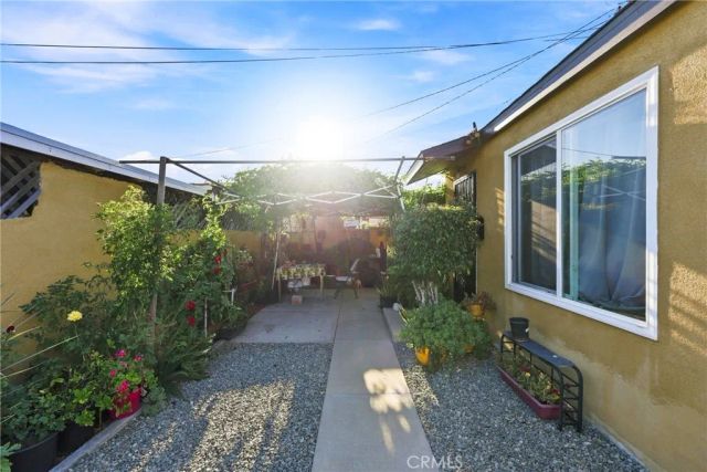 5115 Loma Vista, Maywood, CA 90270