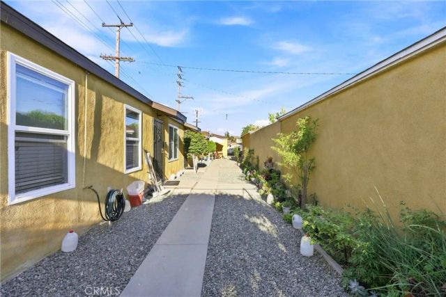 5115 Loma Vista, Maywood, CA 90270