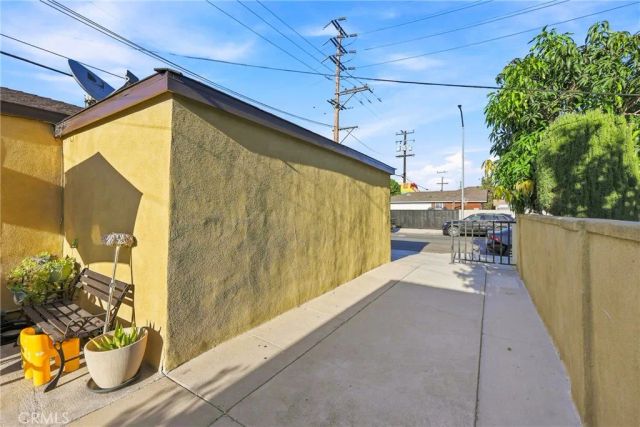 5115 Loma Vista, Maywood, CA 90270