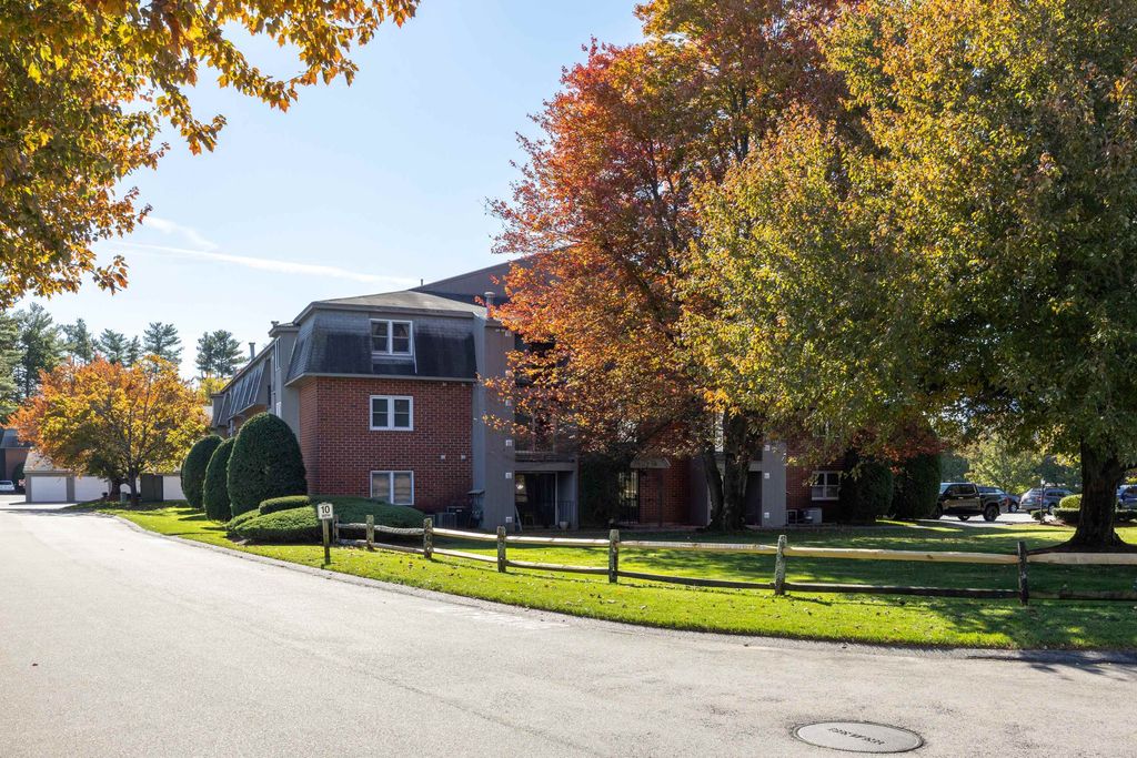 5 Blackstone Dr Apt 4, Nashua, NH 03063