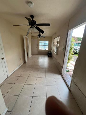 529 N 11th Street, Fort Pierce, FL 34950
