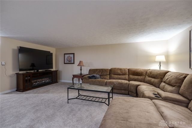 989 River Hills Road, Beavercreek, OH 45430