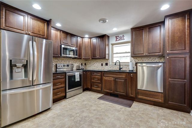 989 River Hills Road, Beavercreek, OH 45430