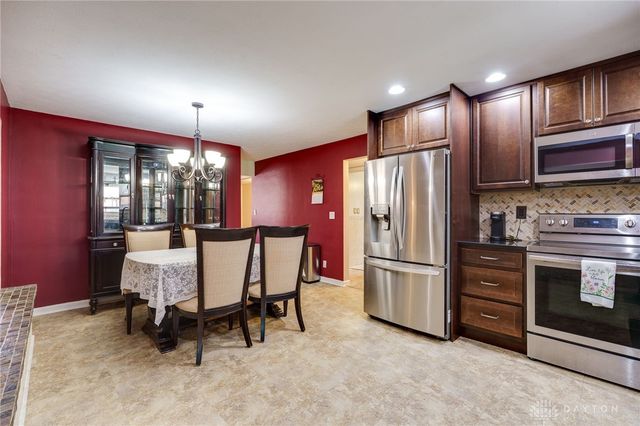989 River Hills Road, Beavercreek, OH 45430
